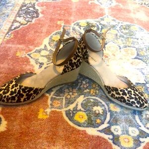 Nine West leopard  size 9 espadrille
